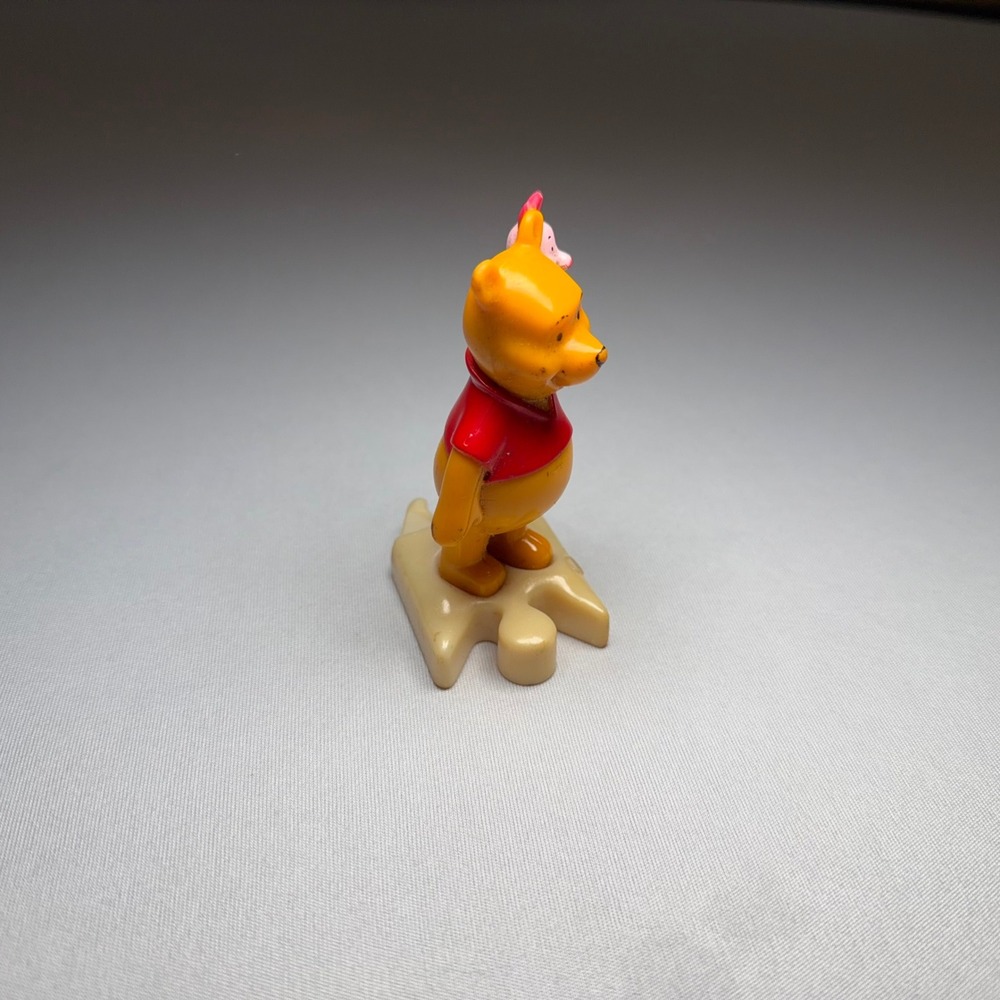 Disney Winnie the Pooh Piglet‎ Figure 2.5in Yellow PVC Puzzle Base Vintage Toy - Picture 4 of 7